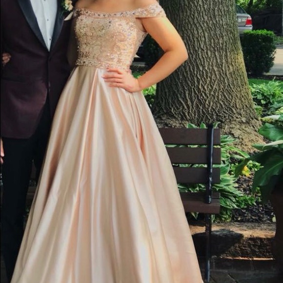 sherri hill champagne dress